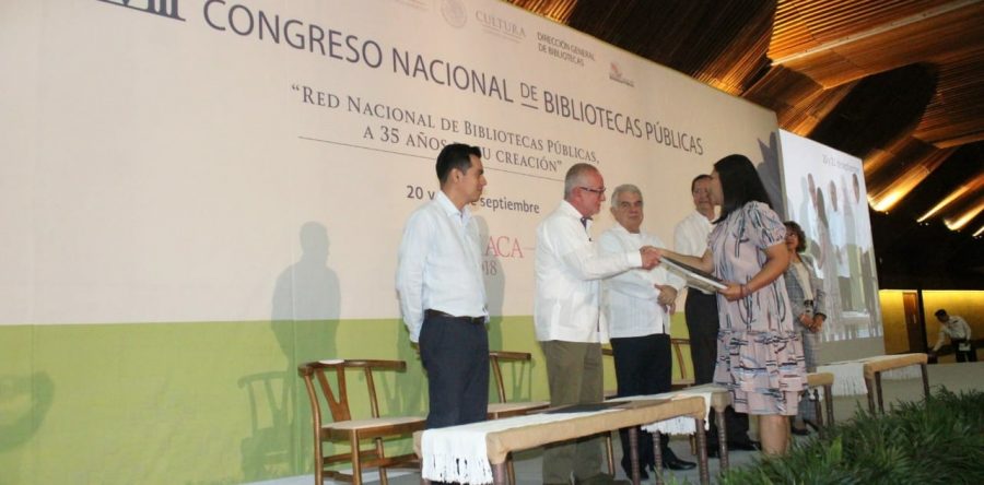 Se reconoce  labor de bibliotecarios oaxaqueños con más de 30 años de servicio