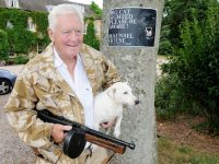 Multimillonario busca pareja, quiere heredarle su fortuna