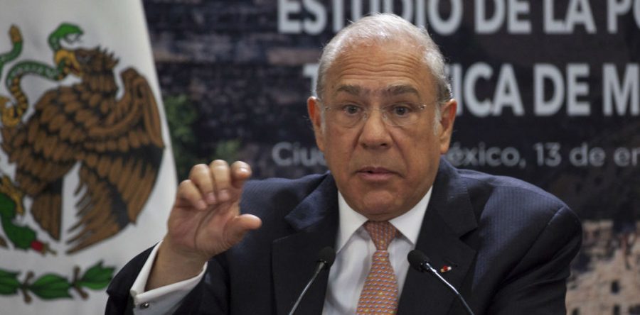 Trabajadoras con estudios universitarios ganan 34% menos que hombres en México: OCDE