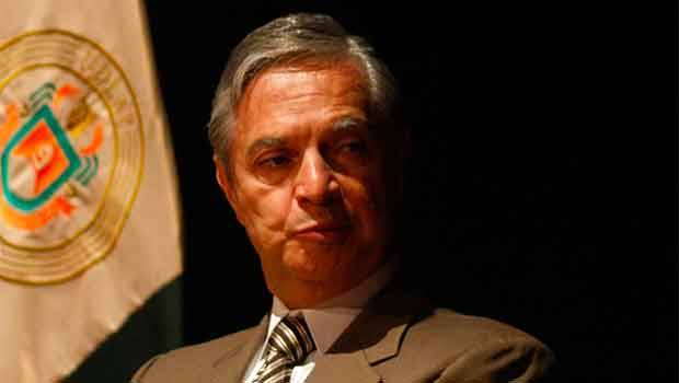 Vive México vacío de poder: Derbez