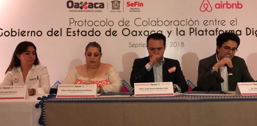 Firman acuerdo de colaboración Sefin y Airbnb