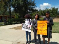 Protestan alumnos del Cobao de Cuilapam por acoso sexual.