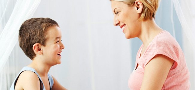 10 cosas que hacen los padres que crían hijos mediocres, según psicólogo