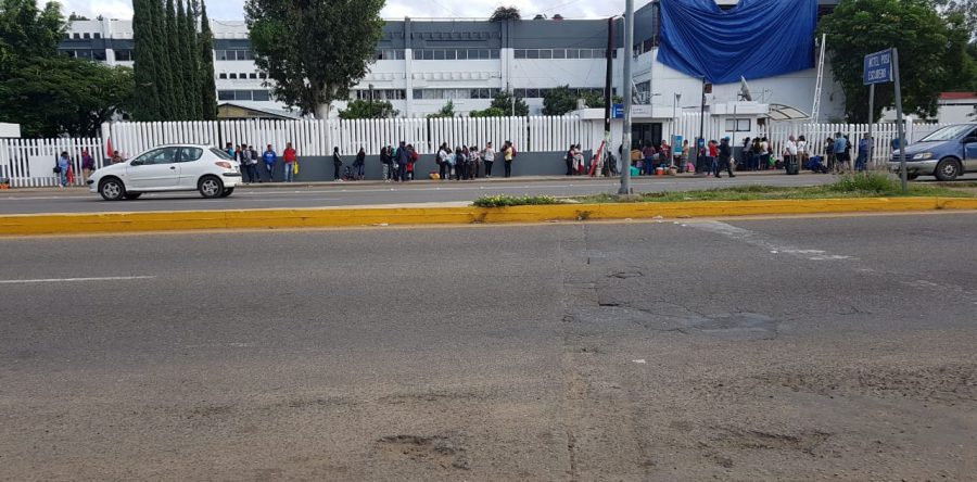 Protesta Sol Rojo en la Sedesol