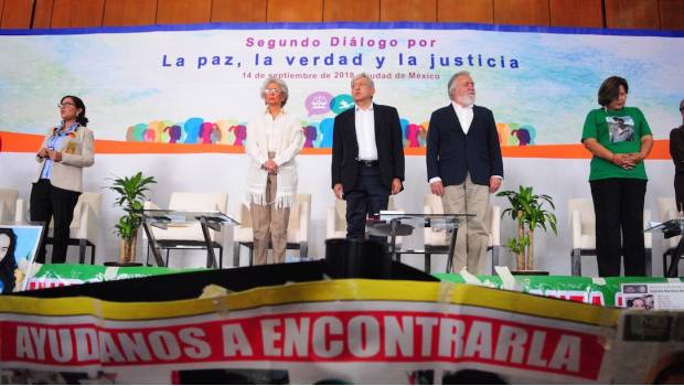 “Olvido no, perdón sí”, sostiene AMLO con víctimas de la violencia