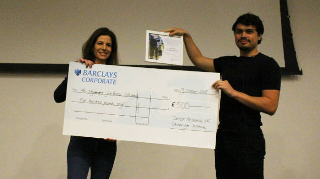 Mexicano gana premio por tesis doctoral sobre inmunoterapia en Reino Unido