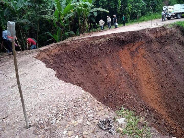 Atiende CEPCO y CAO carretera interrumpida por lluvias