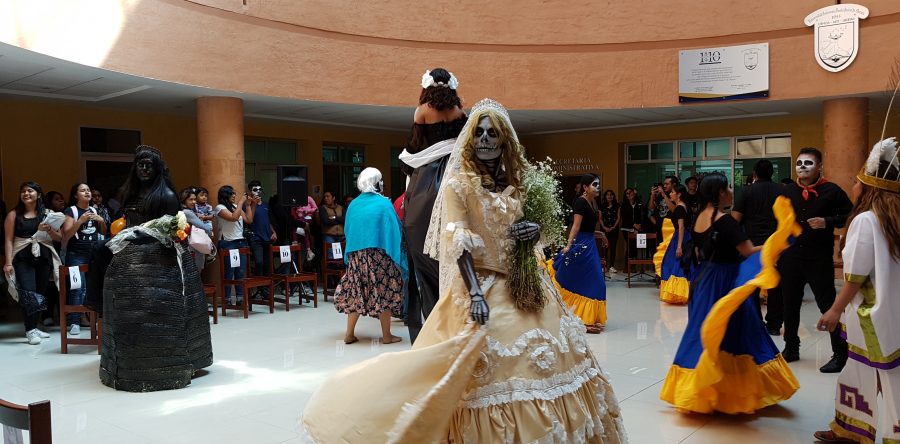 Dedica UABJO su tercera ‘Muerteada’ a los 43 desaparecidos de Ayotzinapa