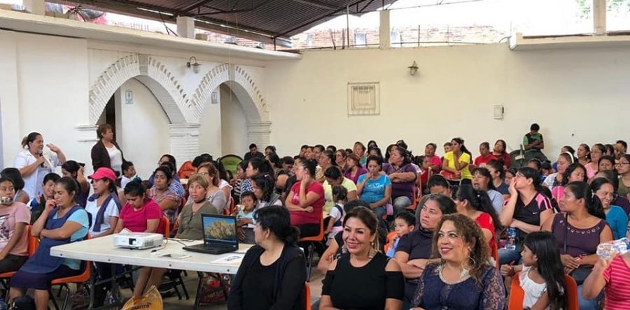 Apoyo total del Gobierno Municipal a grupos vulnerables, imparten en Santa Lucía la plática ¿Qué hace Falta en tu casa?