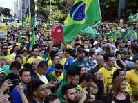 Bolsonaro promete “borrar del mapa a los bandidos rojos” del PT