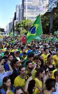 Bolsonaro promete “borrar del mapa a los bandidos rojos” del PT