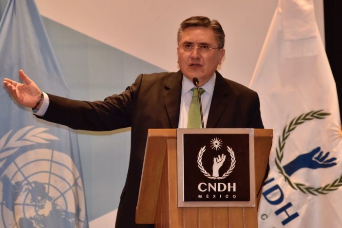 CNDH pide congruencia a México y rechazar política racista de EU contra migrantes