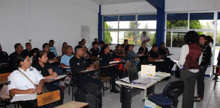 Capacitan a policía regional para erradicar violencia de género