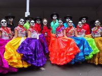 Oaxaca enaltece tradición del Día de Muertos en desfile de la Ciudad de México