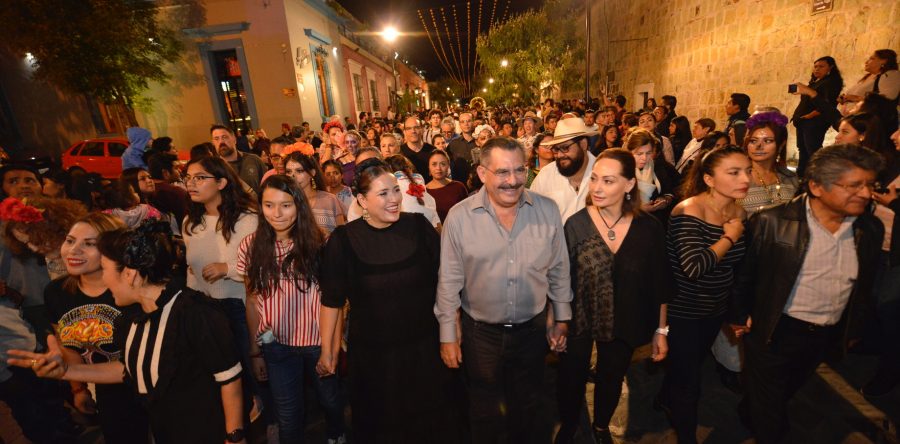 Une y hermana a todos, la fiesta del Día de Muertos: Alfredo Martínez de Aguilar
