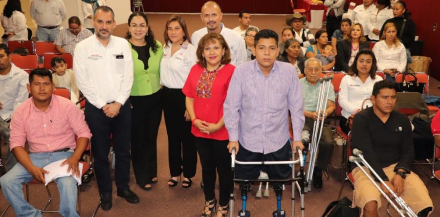 DIF Estatal Oaxaca participa en la entrega de prótesis transfemorales y transtibiales en la capital oaxaqueña