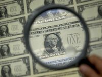 El peso le da ‘la vuelta’ al dólar