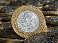 El peso sale a flote en medio de la ‘tormenta’ financiera