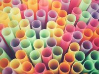 En realidad el que no pidas popote no está sirviendo de mucho