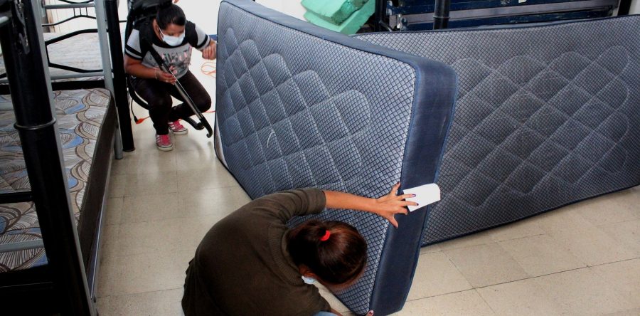 Fumigan dormitorios de la Policía Municipal