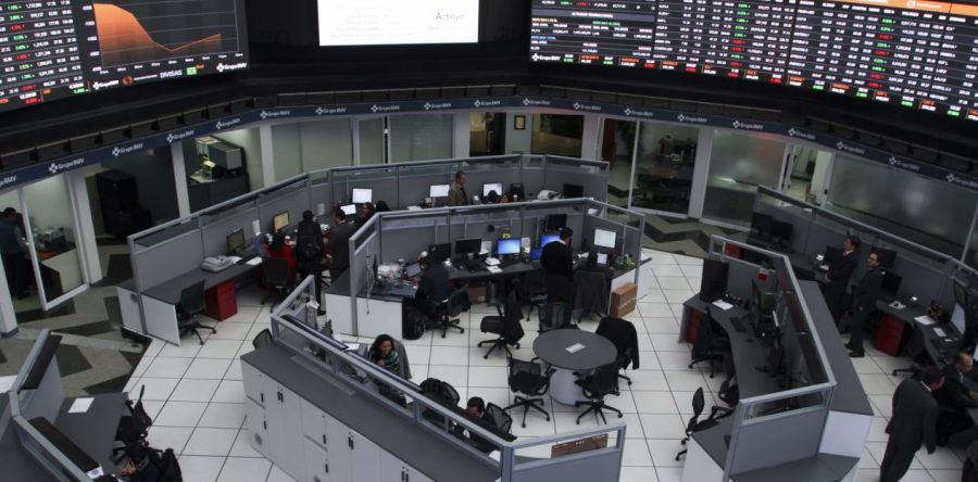 Falla la estrategia en Bolsa a casi la mitad de fondos mexicanos