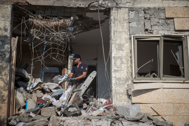 Fuego cruzado israelí-palestino atiza conflicto en Gaza