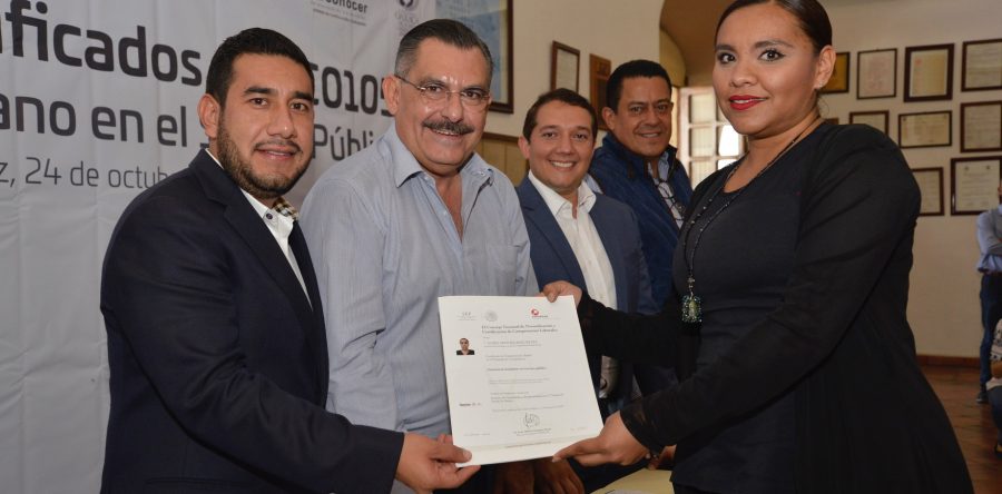 Agentes y personal administrativo se certifican en atención a la ciudadanía