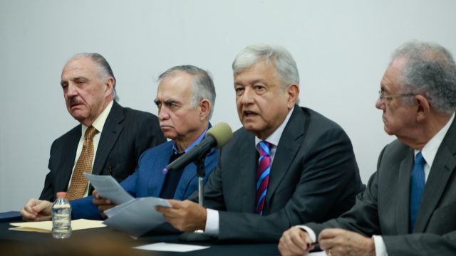 AMLO nombra a los próximos responsables para obras en aeropuertos