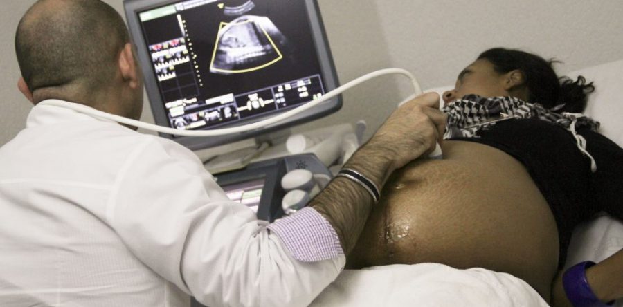 La ONU llama a garantizar la libre decisión sobre el embarazo, incluida su interrupción