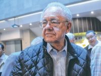 Lo regañan enfrente de Slim