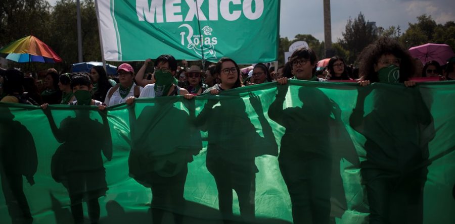 Morena, por legalizar el aborto antes de la llegada de AMLO