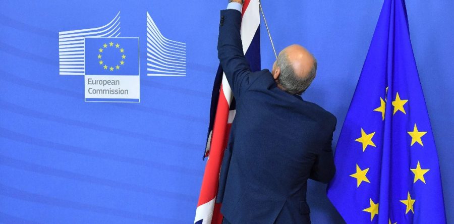 Ofrece CE un año más para transición por Brexit