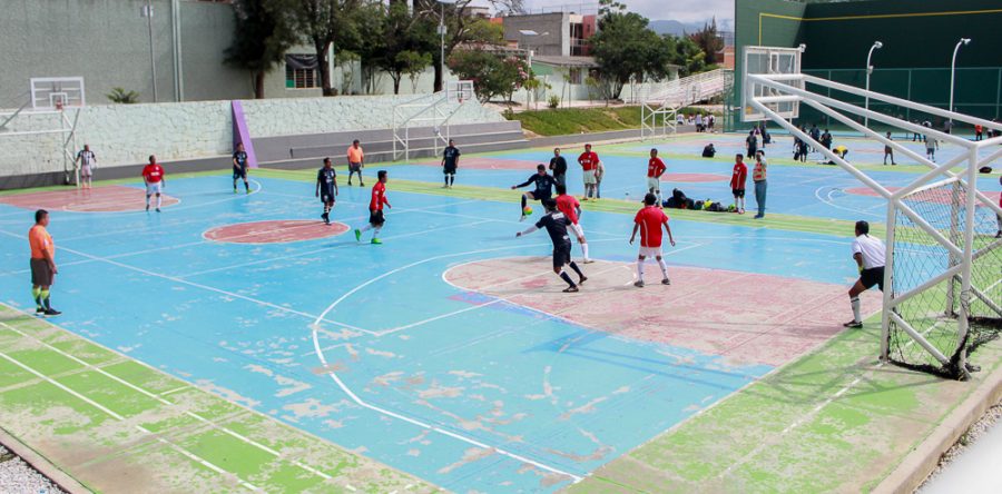 Personal de la Secretaría de Administración presente en actividades deportivas del Día del Empleado
