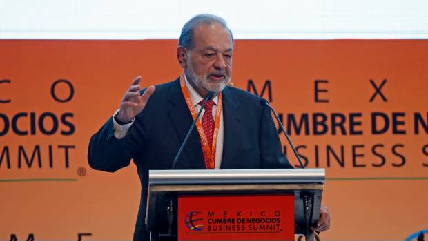 Pide Slim cuidar la caída en la producción de petróleo en México