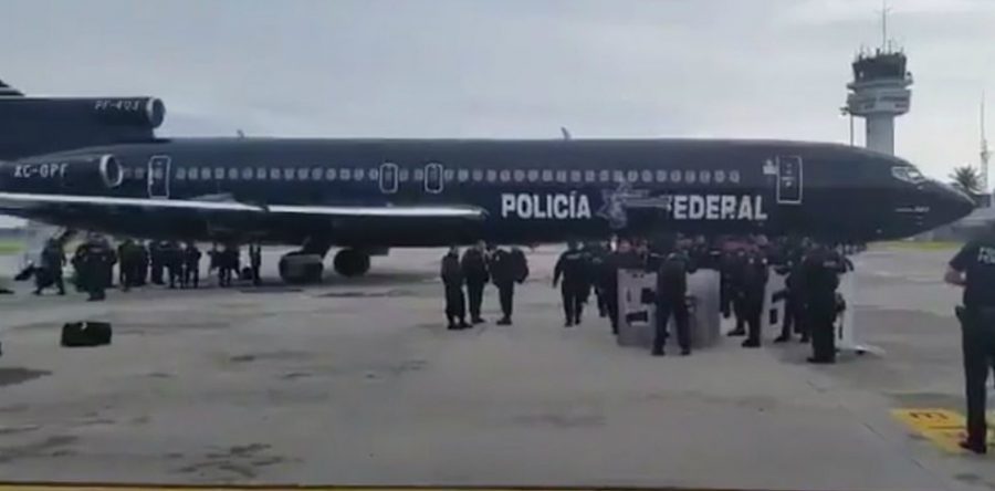 Policías federales llegan a Chiapas por caravana migrante