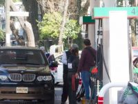 Promesa de reducir precios de combustibles puede meter en líos a próximo gobierno, consideran