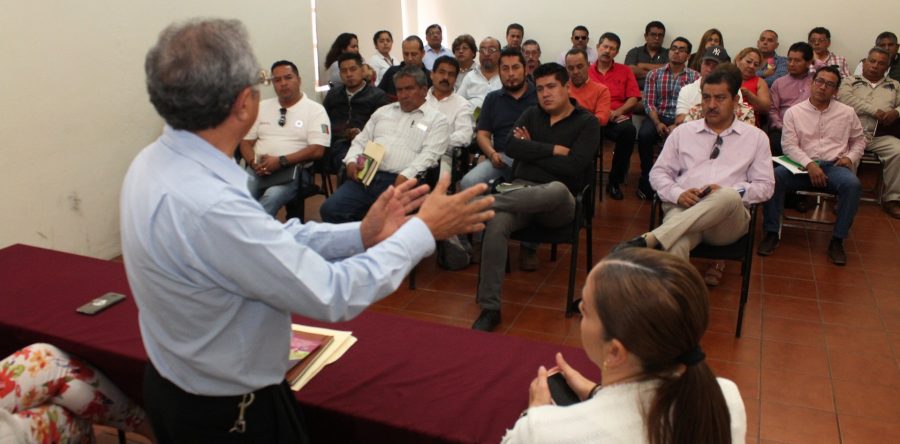 Refuerzan a comerciantes, agentes municipales y funcionarios sobre medidas de prevención del dengue