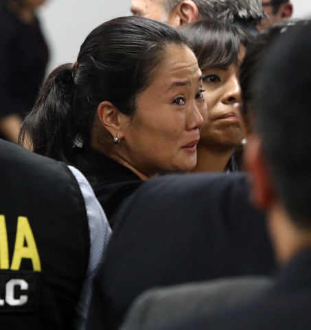 Revoca juez detención de Keiko Fujimori