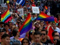 Senadores proponen cárcel para quien practique terapias contra la homosexualidad