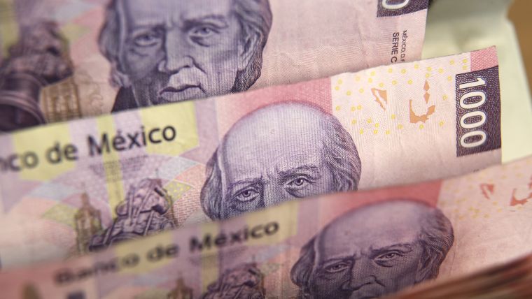 Ventas de deuda de México se desploman, pese a éxito del peso