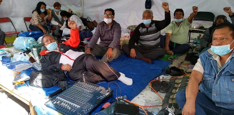 Continúan docentes de la S-22 en huelga de hambre