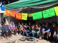 Más de 120 horas en huelga de hambre docentes de la S-22