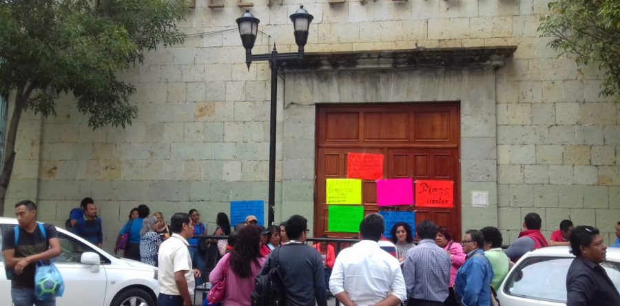 Continúa conflicto en la Basilio Rojas, dejan sin clases a niños