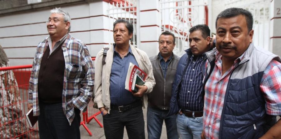 Se reúne López Obrador con dirigentes de la CNTE