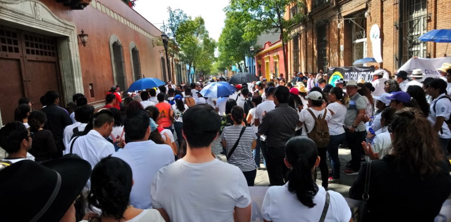 Marchan médicos para exigir justicia por su compañero asesinado