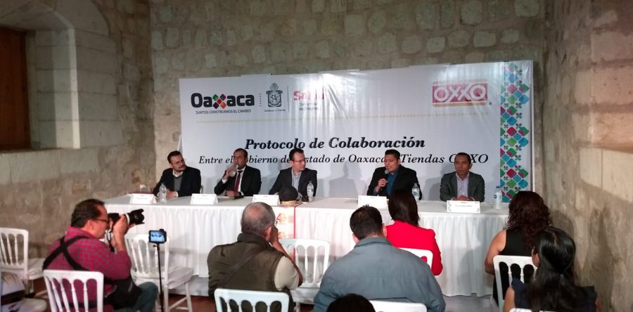 Firma Oxxo y Gobierno del Oaxaca convenio de colaboración para modernizar los servicios recaudatorios del estado