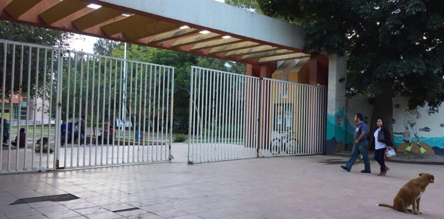 Paran por 12 horas labores en la UABJO; sindicato exige cumplimiento a demandas