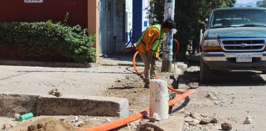 Renovarán en Avenida Lázaro Cárdenas gran cantidad de luminarias que desde hace mucho no funcionaban