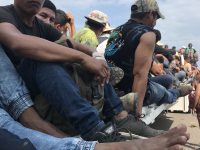 Avanza caravana migrantes a la última comunidad de Oaxaca