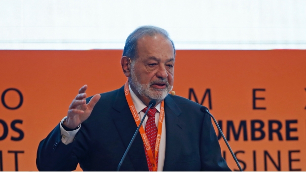 Afirma Slim que existe en México certidumbre para los negocios